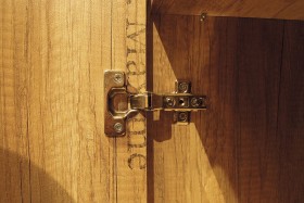 Шкаф для белья «Пилигрим» (Дуб Каньон светлый, Фон серый) в Берёзовке - beryozovka.katalogmebeli.com | фото 6