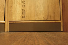 Шкаф для белья «Пилигрим» (Дуб Каньон светлый, Фон серый) в Берёзовке - beryozovka.katalogmebeli.com | фото 7